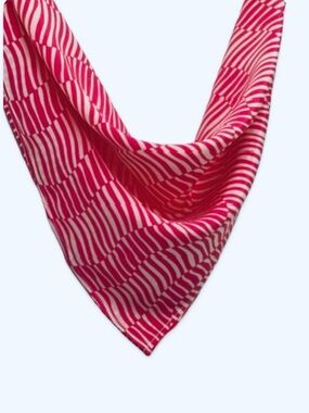 NWT SILKLETTE Houndstooth 100% Fine Silk Kerchief Square Pocket Pink + WHITE